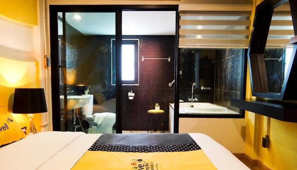 The Hive Chiang Mai Hotel מראה חיצוני תמונה